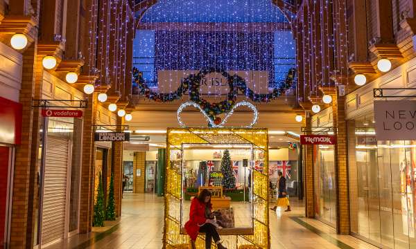 Green Lanes Shopping Centre at Christmas 