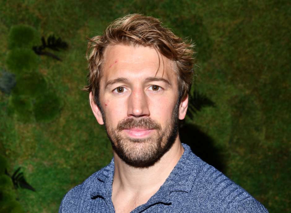 Head shot of Chris Robshaw